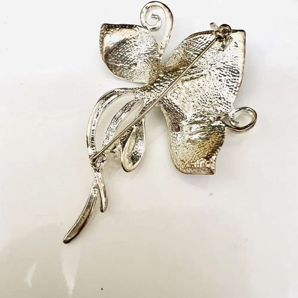 Vintage Silver Tone Satin Puple Enamel Flower with Stem Leaf Floral Brooch 4084